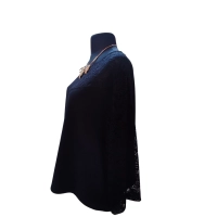 Elegancka czarna bluzka z koronkowym rękawem - Maxi rozmiar